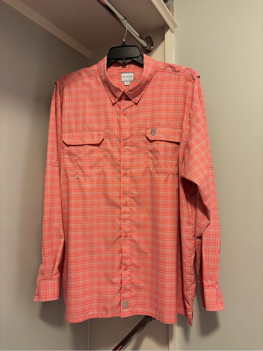 HEYBO Men's Coral Plaid Long-Sleeve Button-Down Shirt - Picture 2 of 4